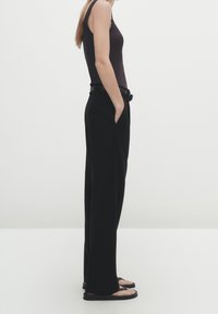 Massimo Dutti Pantaloni - black