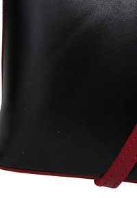 DrachenLeder Umhängetasche - schwarz rot