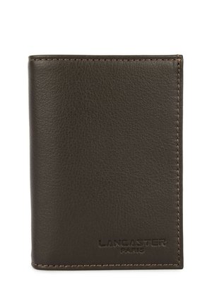Portefeuille en cuir marron avec coutures visibles et logo embossé "Lancaster Paris" en bas à droite sur le devant.