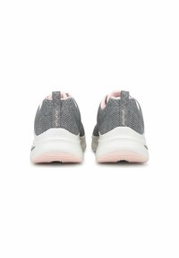 Scarpe atletiche grigie con tomaia in mesh traspirante, suola intermedia bianca, dettagli rosa chiaro e un manico sul retro per indossarle facilmente.