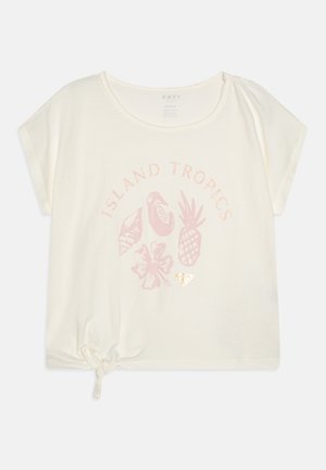 Cremfarbendes T-Shirt mit kurzen Ärmeln, das ein pinkes tropisches Muster und einen Knoten am Saum aufweist. Weicher Stoff mit lockerer Passform. Roxy-Logo auf dem Etikett.