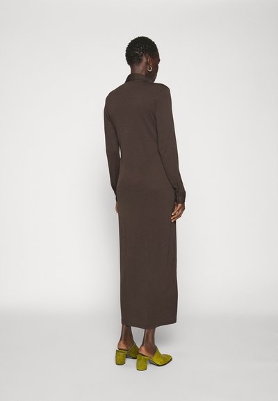 Filippa K DRESS - Maksi suknelė - dark choco