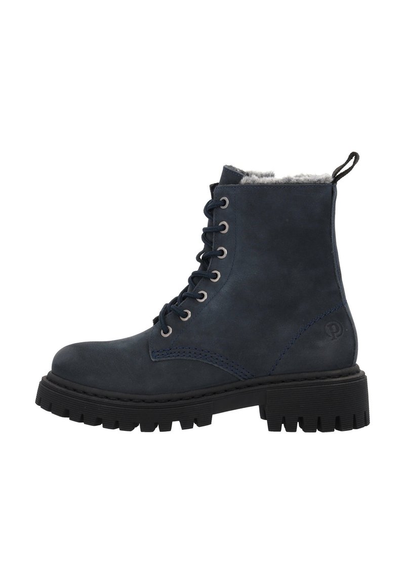 Stivaletto alla caviglia in camoscio blu scuro con suola nera spessa, punta rotonda e occhielli di metallo. Foderato con pelliccia grigia sulla parte superiore per l'isolamento.