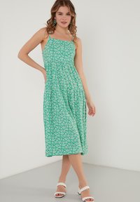 LELA REGULAR FIT - Džersejové šaty - benetton color