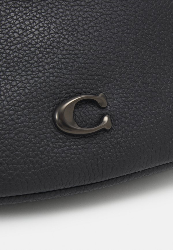 CHARTER BELT BAG WITH SCULPTED C HARDWARE BRANDING - Bum bag2
