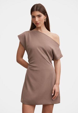 Forever New DANIELLE ASYMMETRICAL MINI DRESS - Cocktail φόρεμα / Φόρεμα για πάρτι - porcini