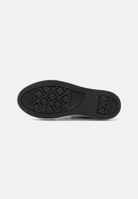 Converse CHUCK TAYLOR ALL STAR UNISEX - Vysoké tenisky - black/vintage white