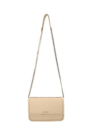 Borsa a tracolla in pelle beige con chiusura a patta e tracolla a catena color oro, nome del marchio impresso al centro della patta frontale.