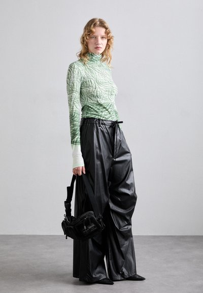 MM6 Maison Margiela PANTS - Pantalon classique - black