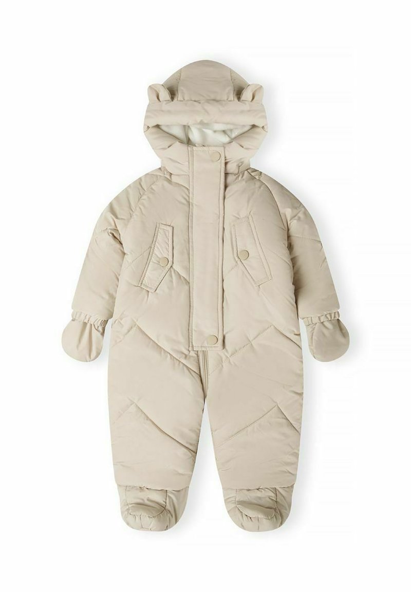 Beige gewatteerde sneeuwoverall met capuchon, berenoren en knopen aan de voorkant. Kenmerkt zich door een diagonale quilt-patroon, twee voorkanthandzakken en afneembare wanten.