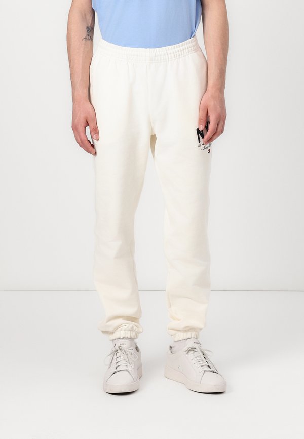 PREP SWEATPANT - Tracksuit bottoms - ivory petal