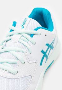 ASICS GEL DEDICATE 8 UNISEX - Tenisice za sve terene - white/teal blue