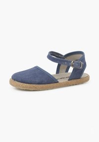 Modrá plátěná sandal s kulatou špičkou, podrážkou obalenou juty, nastavitelným nártem a hladkým povrchem. Jednoduchý design a lehká konstrukce.