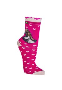 Helles pinkes Paar Socken mit weißen Herzen, beiger Spitze und Bündchen sowie einem Design mit zwei ruhenden Hunden in Braun- und Weißtönen.