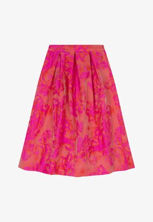 Plissérok gemaakt van lichtgewicht stof met een levendig bloemmotief in tinten roze en oranje, met een A-lijn silhouet.