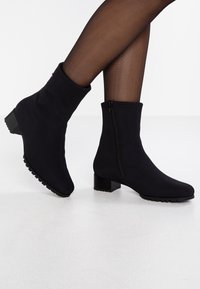 Högl Stiefelette - black