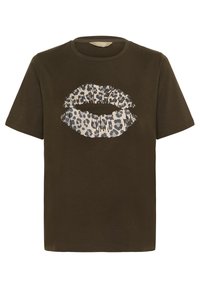 Olivově zelené bavlněné tričko s velkým grafikou leopardích rtů v černé a béžové barvě. Krátké rukávy a kulatý výstřih.
