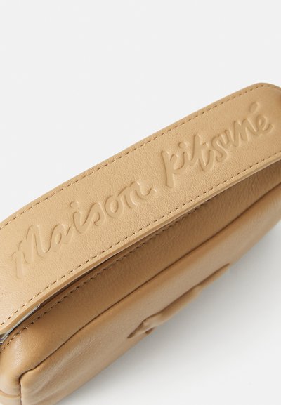 Maison Kitsuné CLOUD POUCH - Τσάντα χειρός - sepia