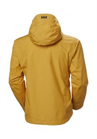 Geel waterdichte jas met een capuchon, voorzien van een zachte textuur en subtiele branding op de rug. Ontworpen voor buitengebruik en functionaliteit.