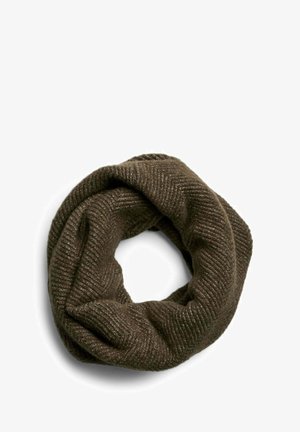 Sciarpa infinita lavorata a maglia in verde oliva scuro con un sottile motivo a spina di pesce, caratterizzata da una texture morbida e un design ad anello.