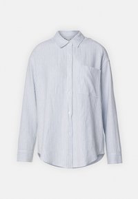 Randig blå och vit skjorta med knappar, med en klassisk krage, långa ärmar och en bröstficka på vänster sida. Tillverkad av ett lätt tyg.