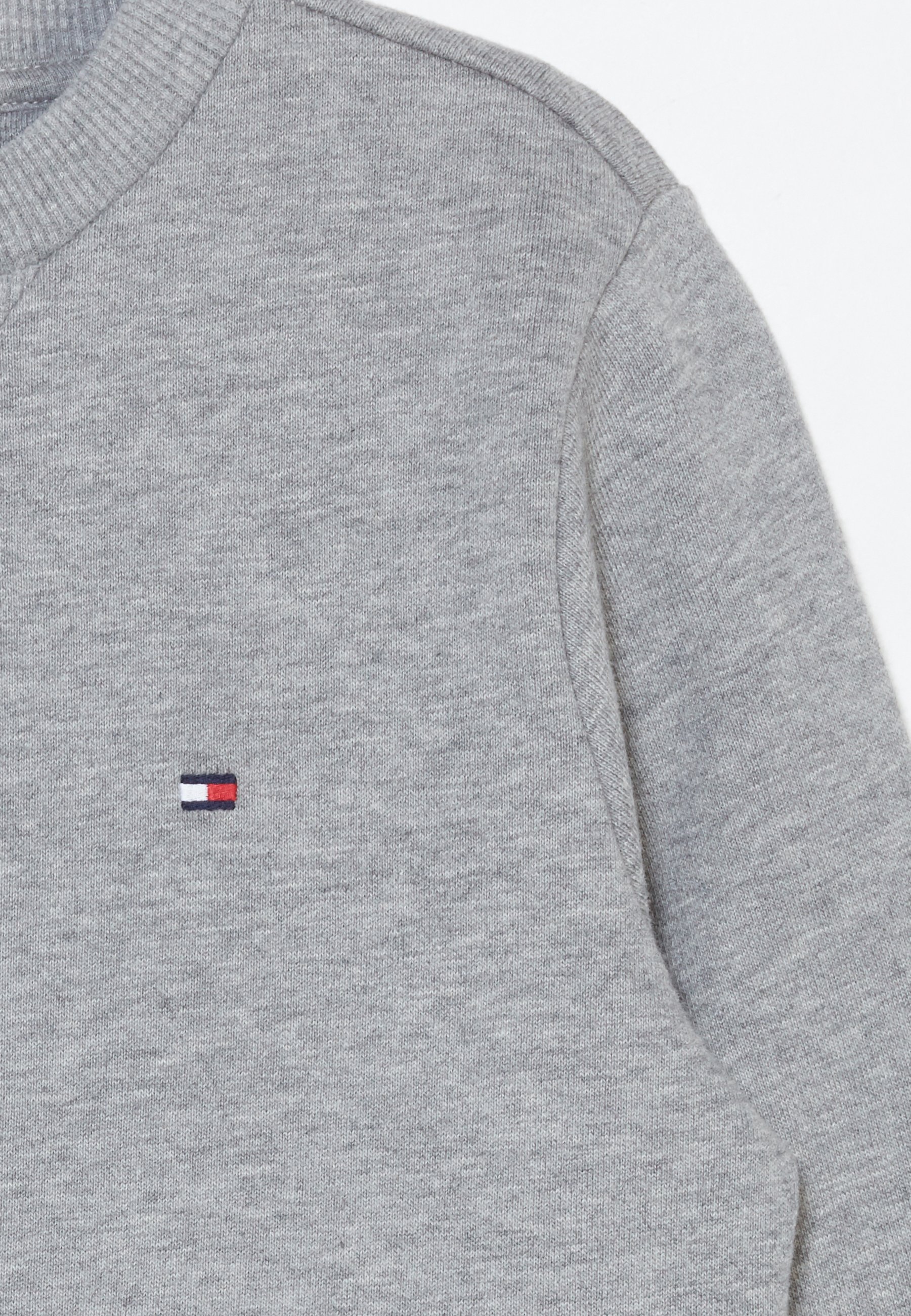 tommy hilfiger rn 77806 ca 20781 sweater