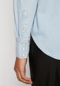 Wrangler REGULAR SHIRT - Camicia - blue grammer
