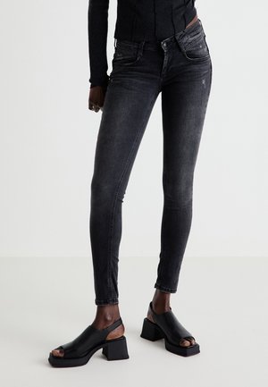 Jeansy Skinny Fit