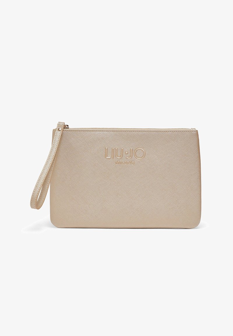 Pochette synthétique beige avec fermeture éclair et bracelet pour poignet. Présente le logo "LIU JO MILANO" en relief sur le devant ; texture lisse et design élégant.