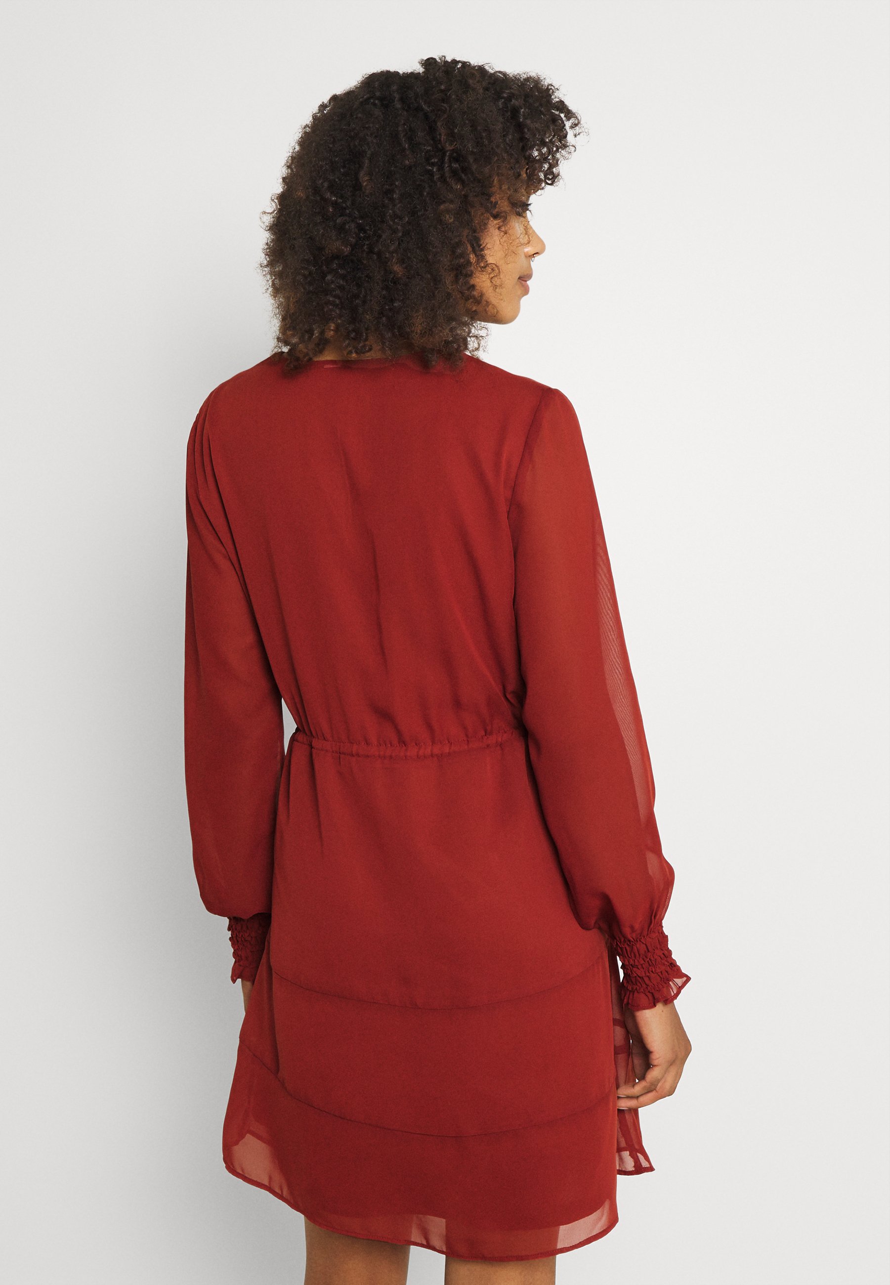 robe vila rouge