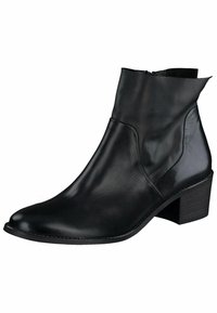 Černé kožené kotníkové boty s elegantním designem, špičatou špičkou, bočním zipem a nízkým, vrstveným podpatkem. Hladká textura s lesklým povrchem.