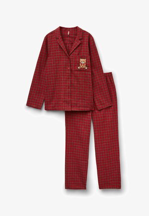 Rødternet langærmet skjortepyjama top med en bamsepatch på brystlommen og matchende ternede bukser.