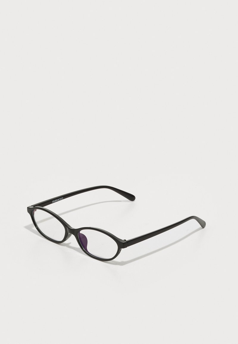 Musta muovinen silmälasi, jossa on soikea muoto, läpinäkyvät linssit ja yksi violetti korostus vasemmassa linssissä. Tyylikäs, minimalistinen muotoilu.