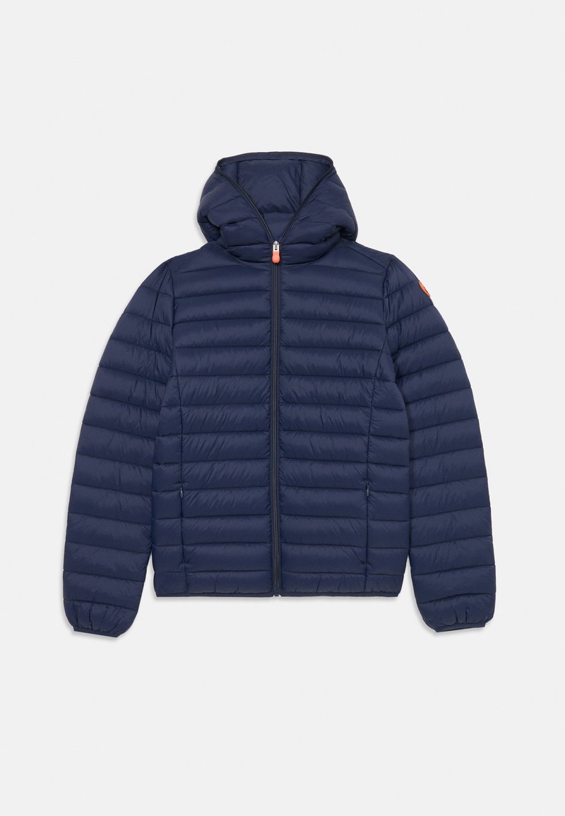 Marine blå pufferjakke med hette, med glidelås front, quiltet design, elastiske mansjetter og en liten logo på ermet.