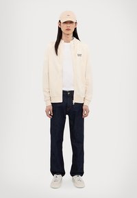 EA7 Emporio Armani TRAIN CORE HOODIE - Majica s kapuljačom - whitecap gray