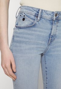 Mavi SOPHIE - Calças de ganga de corte skinny - light blue glam