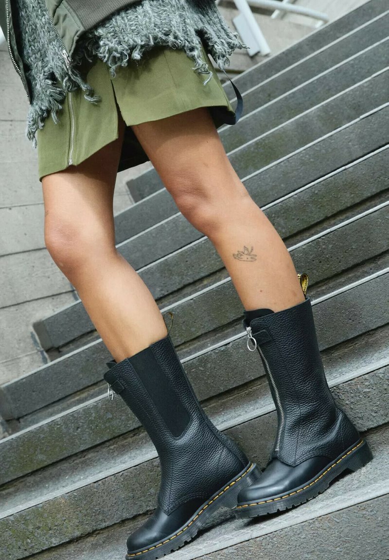 Dr. Martens Plateaulaarzen - nero