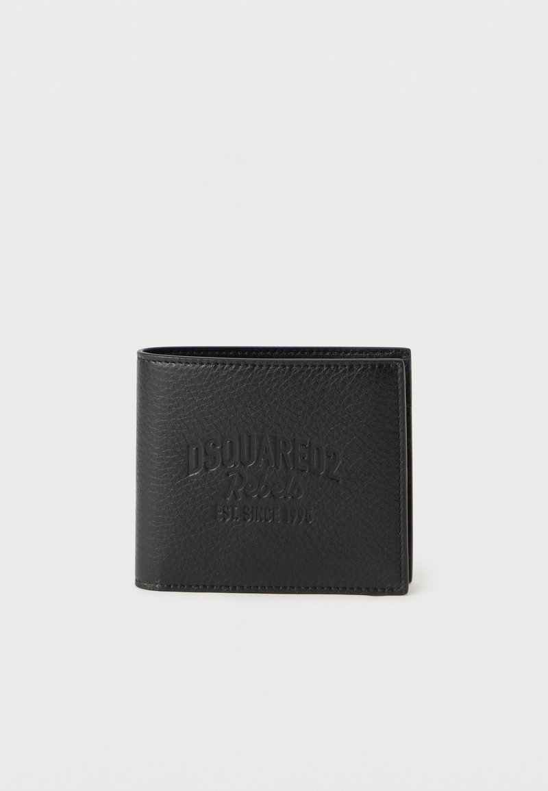 Portefeuille en cuir noir avec une finition texturée, arborant le logo embossé "DSQUARED2 Rebels EST. SINCE 1995" à l'avant. Design compact.