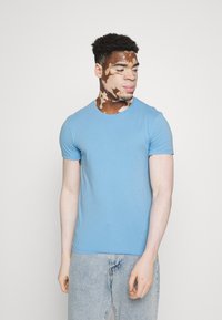 Levi's® SLIM CREW NECK TEE 2 PACK - T-shirt básica - light blue/grey