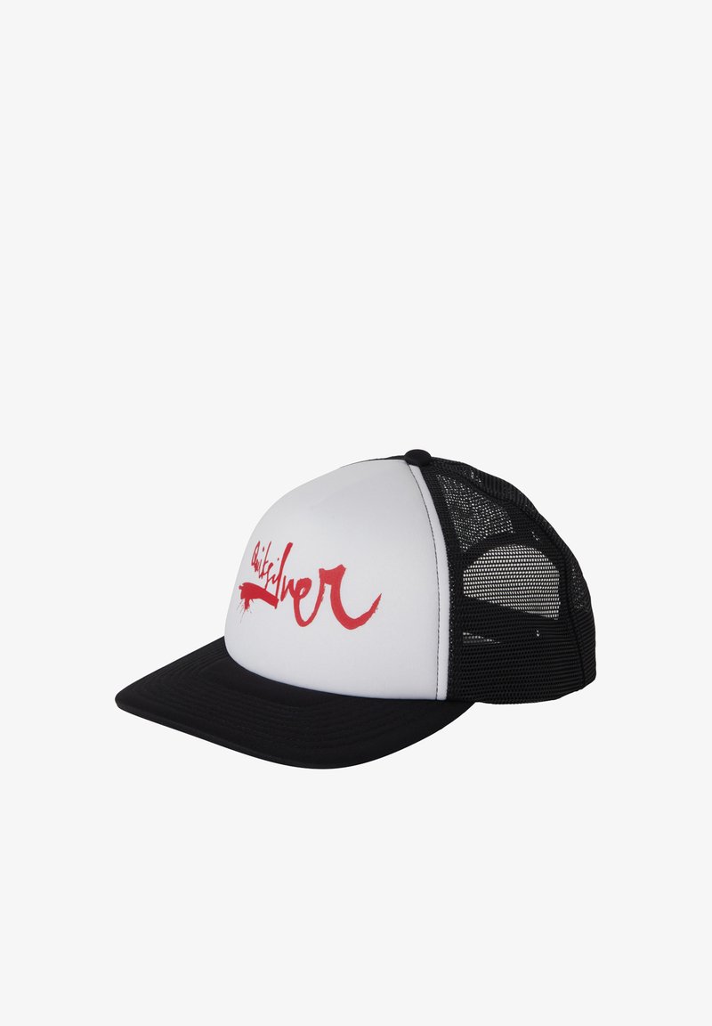 Hvid og sort snapback cap med flad skygge, der har et rødt logo på forsiden og sorte mesh-paneler på siderne.