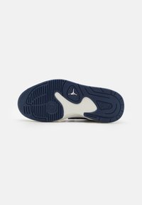 Jordan JORDAN STADIUM 90 UNISEX - Kosárlabdacipők - white varsity/red sail/midnight navy
