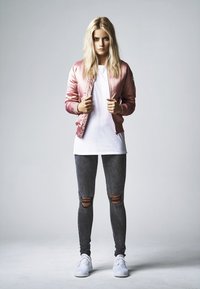 Thumbnail Image 2