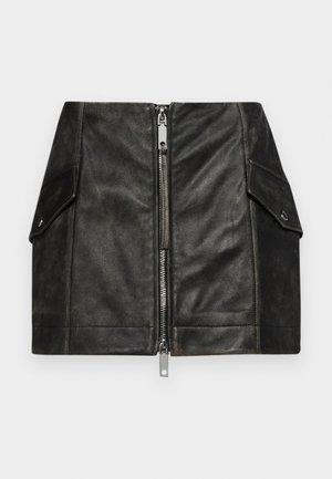 Schwarzer Leder-Minirock mit einem Reißverschluss vorne, zwei seitlichen Taschen und einer glatten Textur. Verfügt über verstärkte Nähte und ein strukturiertes Design.