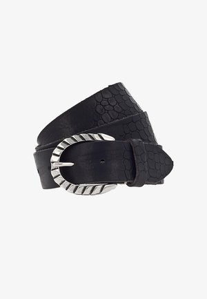 Ceinture en cuir noir avec une surface texturée rappelant des écailles, dotée d'une boucle tressée ton argent. Ajustable grâce à plusieurs trous.