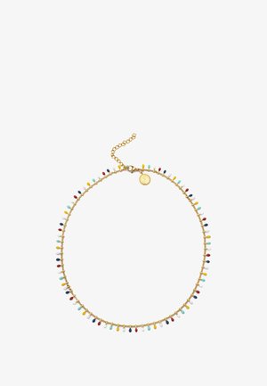 Kultaketju, jossa on monivärisiä helmikoristeita eri muodoissa pitkin pituutta, varustettuna lukolla ja säädettävällä ketjulla.