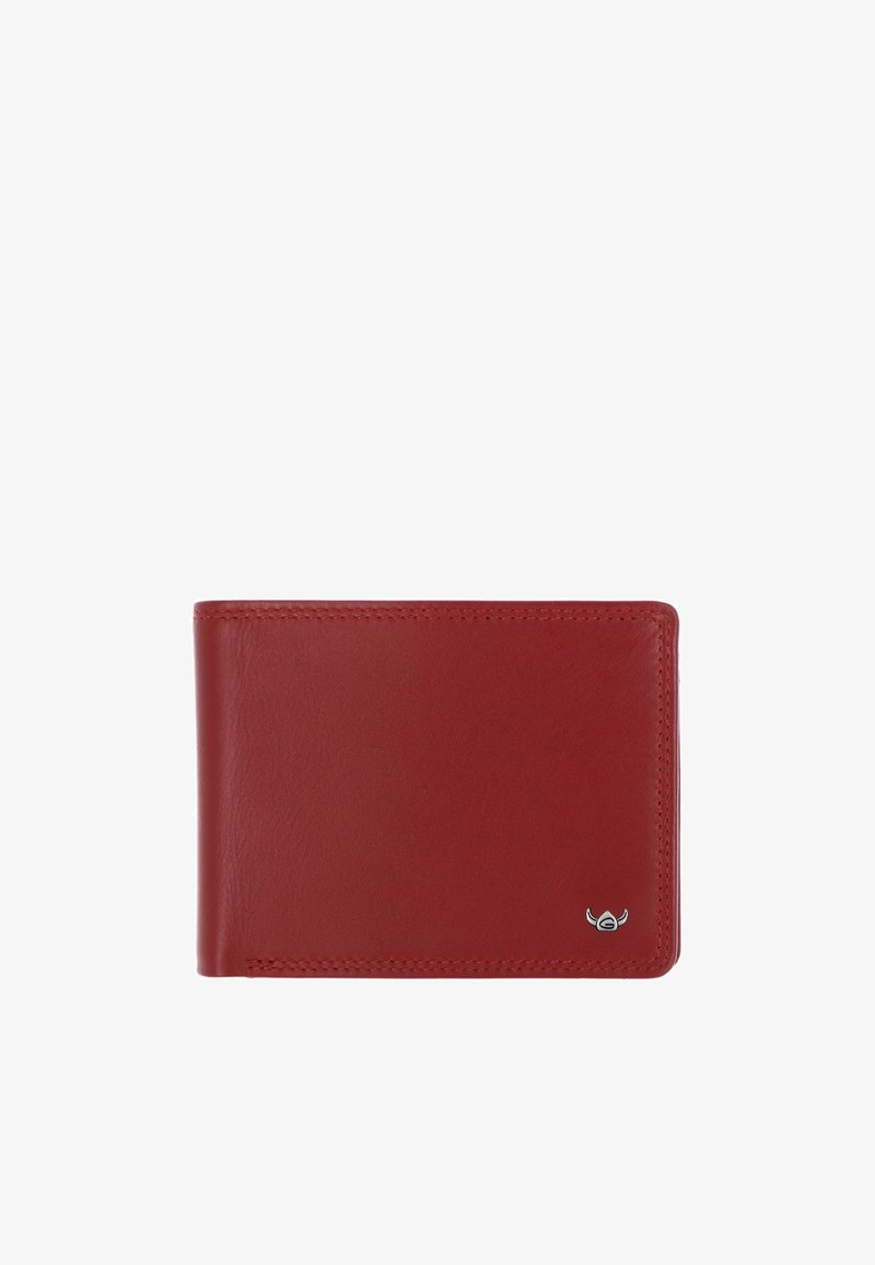 Portefeuille rouge en cuir pliable avec bords cousus et un petit emblème logo argenté en bas à droite.