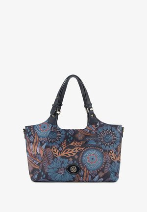 Grande borsa a tracolla blu scuro con motivi floreali e geometrici in turchese, arancione e marrone. Presenta due manici robusti e un accento con logo.