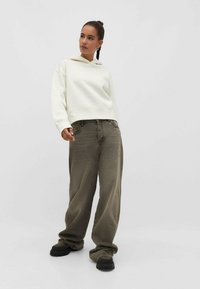 Stradivarius Kapuzenpullover - stone