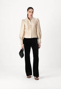 YAS YASHELLA PANT - Trousers - black