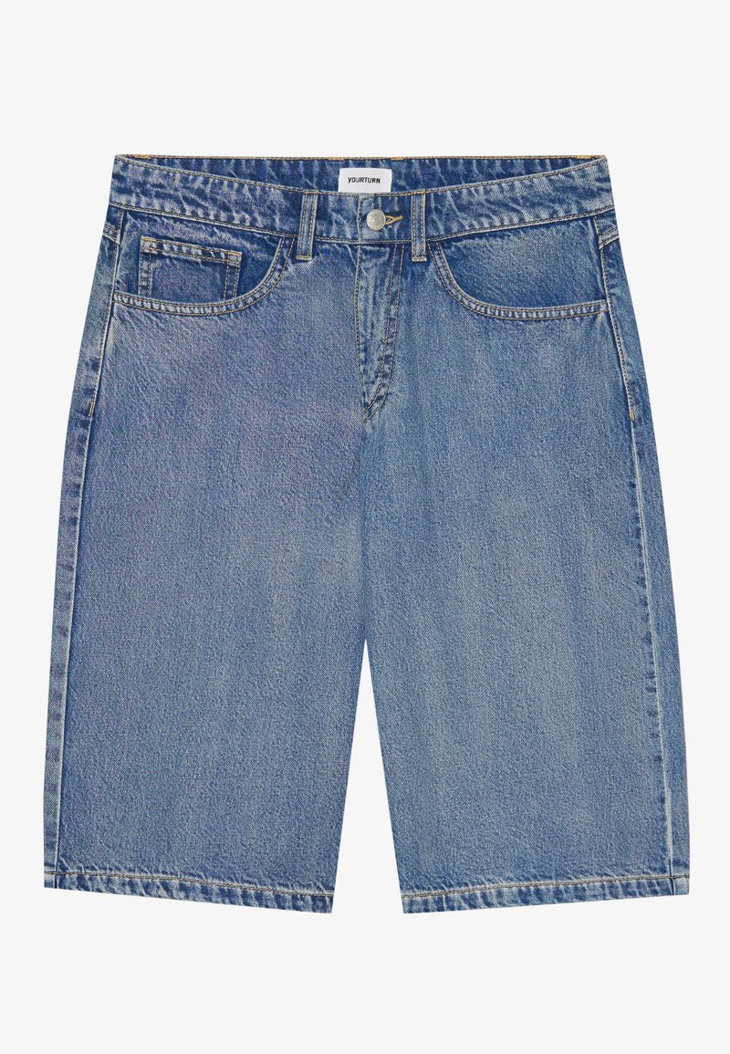 Leren short in lichtblauwe wassing, met een rechte snit, vijf zakken en een merklabel op de tailleband. Eenvormige textuur met lichte vervaging.